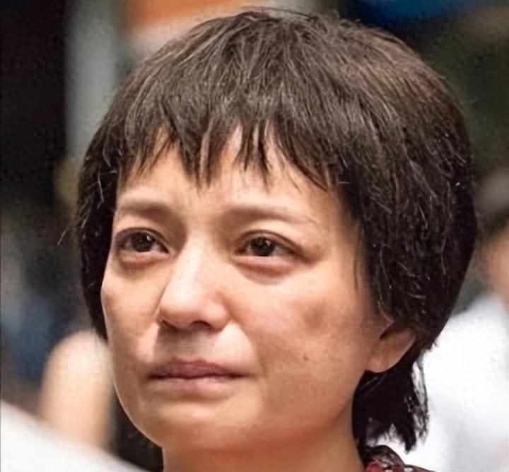 赵薇现在还在娱乐圈吗_赵薇近年负面新闻_赵薇被封杀原因深度解析